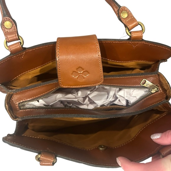 Patricia Nash Rienzo Satchel- in Florence
Embossed Leather Purse New With Tags - Picture 5 of 5